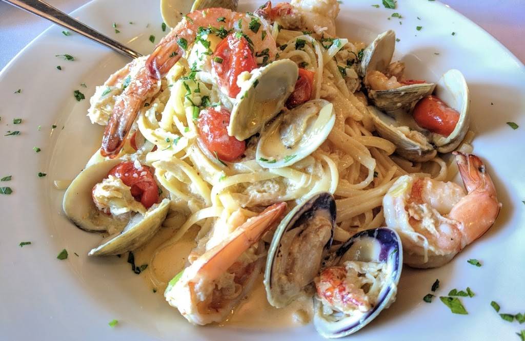 Da Vincis | restaurant | 2968 N Center St, Hickory, NC 28601, USA | 8283286101 OR +1 828-328-6101