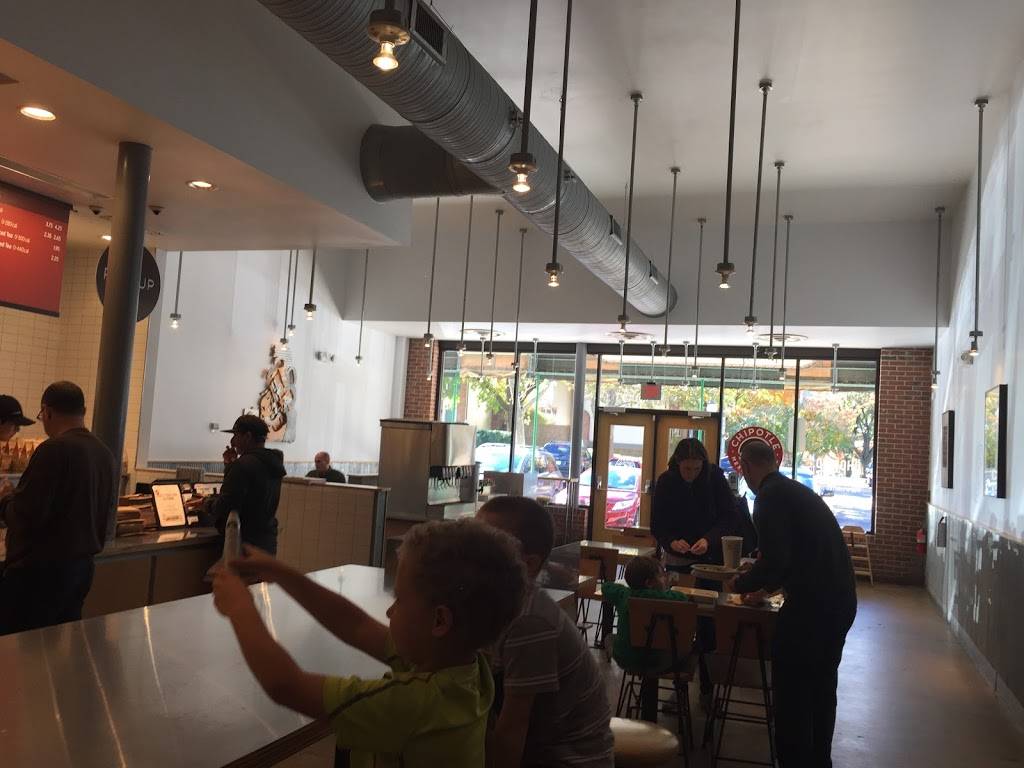 Chipotle Mexican Grill | restaurant | 358 W Broad St, Falls Church, VA 22046, USA | 7035348301 OR +1 703-534-8301
