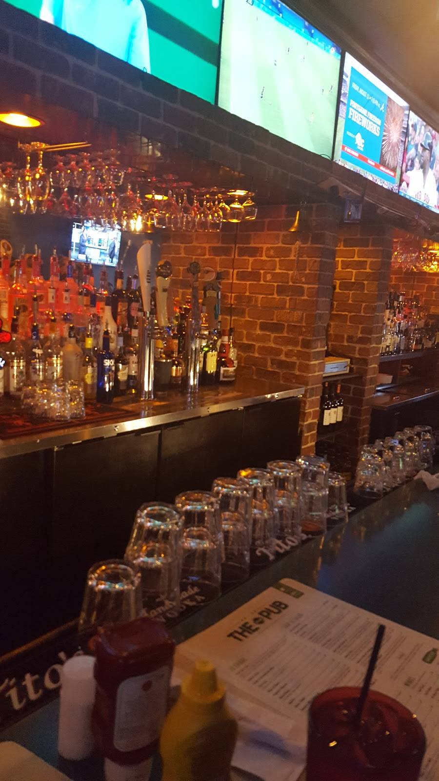 Ashburn Pub | restaurant | 44110 Ashburn Village Blvd Suite 196, Ashburn, VA 20147, USA | 7037240755 OR +1 703-724-0755