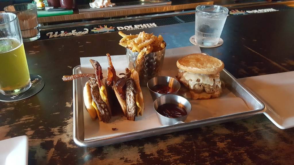 Nevermind Awesome Bar and The Hop | restaurant | 927 Cape Coral Pkwy E, Cape Coral, FL 33904, USA | 2399943062 OR +1 239-994-3062