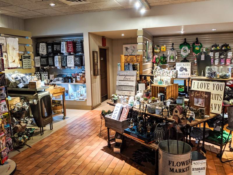 Machine Shed Restaurant Urbandale | restaurant | 11151 Hickman Rd, Urbandale, IA 50322, USA | 5152706818 OR +1 515-270-6818