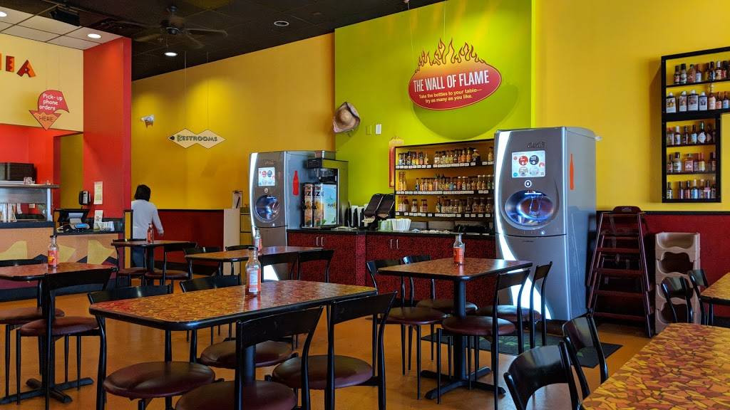 California Tortilla | restaurant | 200 Town Centre Dr, Glen Mills, PA 19342, USA | 6103585880 OR +1 610-358-5880