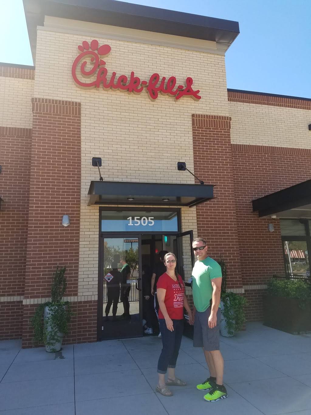 Chick-fil-A | restaurant | 1505 N Collins St, Arlington, TX 76011, USA | 8175487700 OR +1 817-548-7700