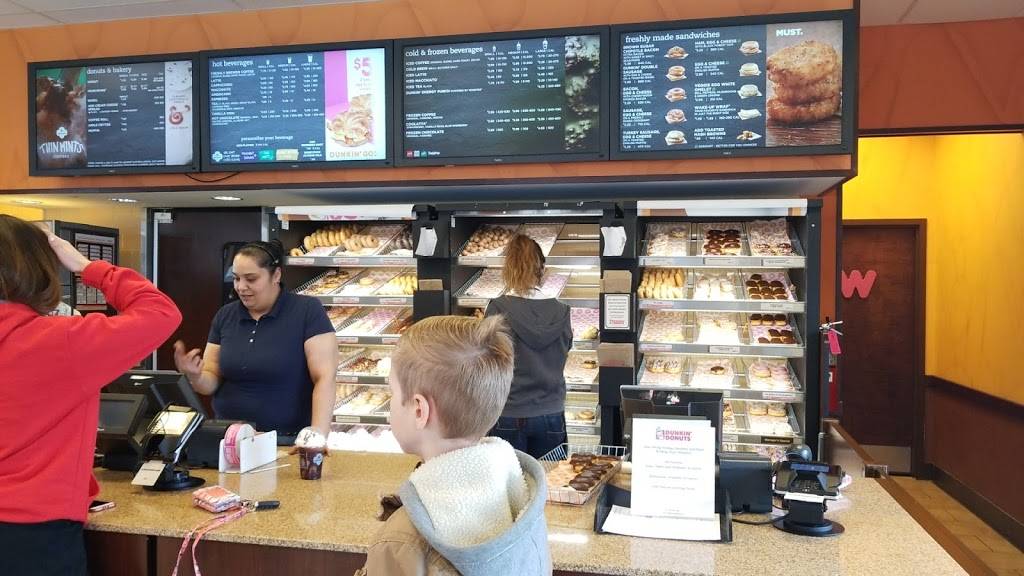 Dunkin | bakery | 5480 S 108th St, Hales Corners, WI 53130, USA | 4145250115 OR +1 414-525-0115