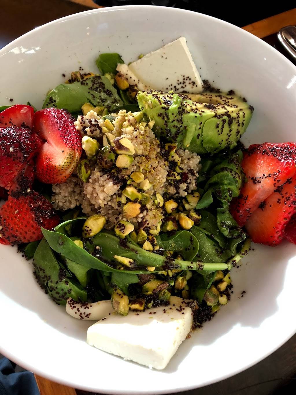 TRIO Restaurant & Market | restaurant | 3708 N Croatan Hwy, Kitty Hawk, NC 27949, USA | 2522610277 OR +1 252-261-0277