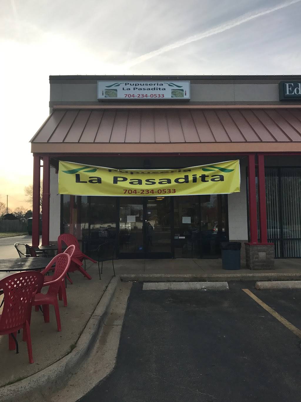 Pupuseria La Pasadita Salvadoran Food | restaurant | 4424 Potter Rd, Stallings, NC 28104, USA | 7042340533 OR +1 704-234-0533