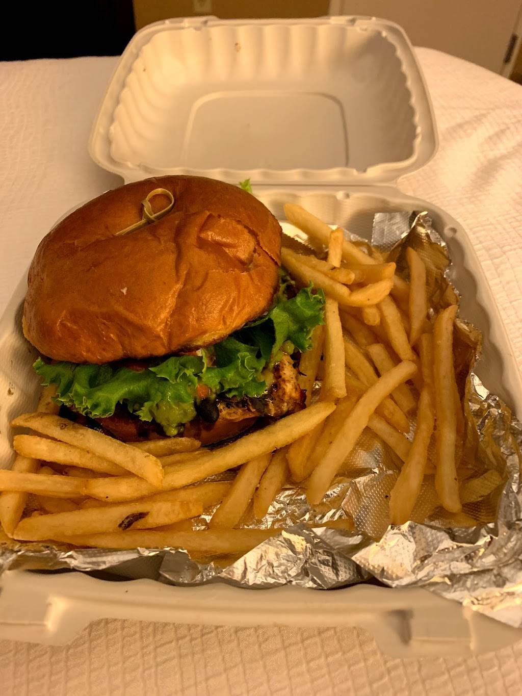 Tower Tap & Grill | restaurant | 6900 Tower Rd, Denver, CO 80249, USA | 3035741310 OR +1 303-574-1310