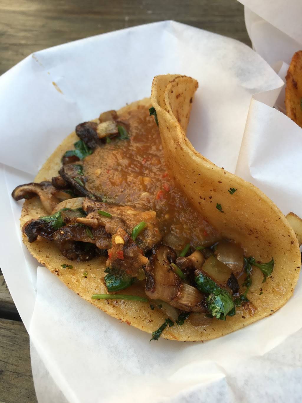 Skys Gourmet Tacos | meal takeaway | 5303 Pico Blvd, Los Angeles, CA 90019, USA | 3239326253 OR +1 323-932-6253