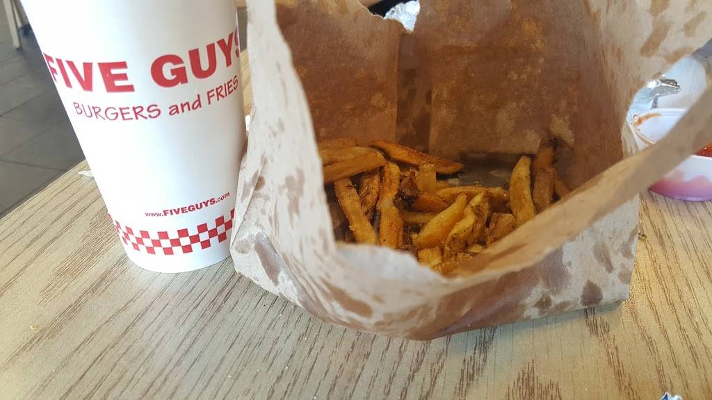 Five Guys | meal takeaway | 2520 S Orange Ave, Orlando, FL 32806, USA | 4076487430 OR +1 407-648-7430