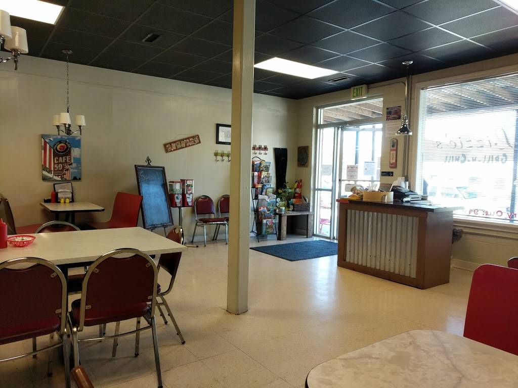 Lizzies Grill-N-Chill | restaurant | 1989 N Main St, Goldston, NC 27252, USA | 9198989918 OR +1 919-898-9918