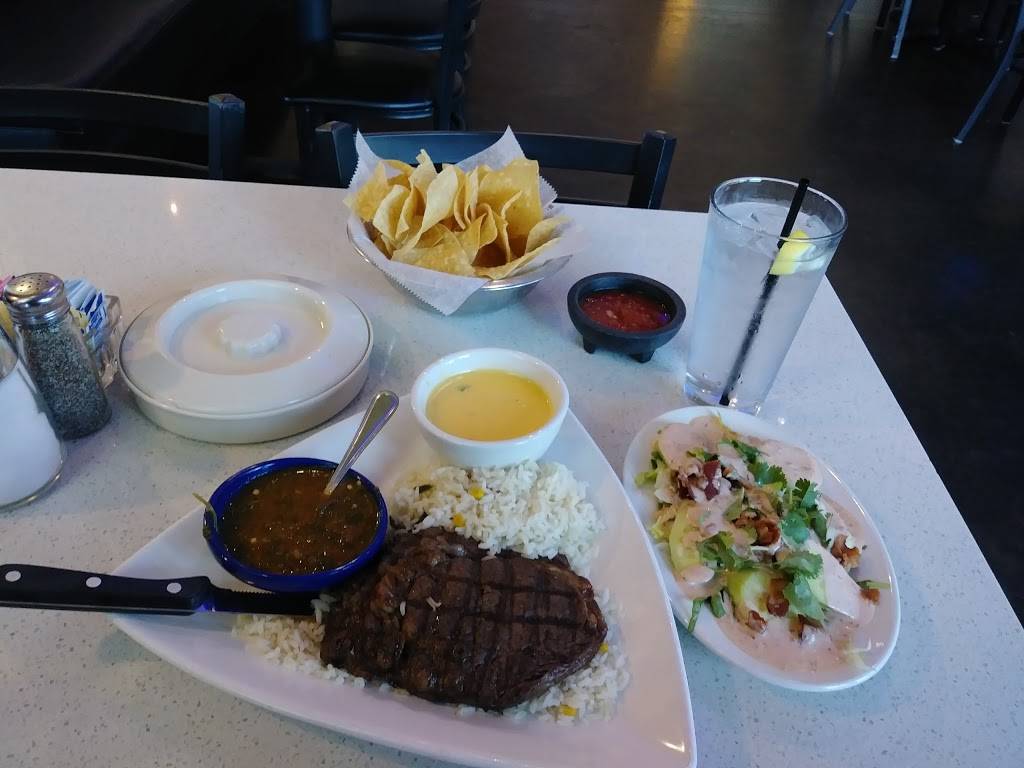 Rio Mambo | restaurant | 2150 E Lamar Blvd, Arlington, TX 76006, USA | 8177954555 OR +1 817-795-4555