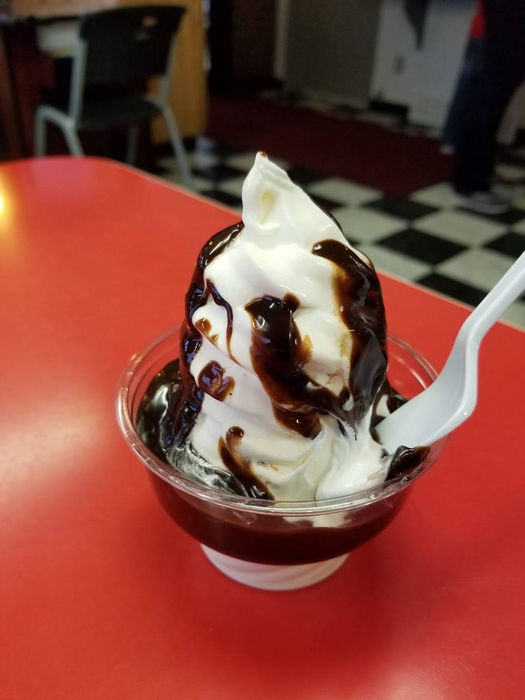 Dairy Delite | restaurant | 3080 W Eisenhower Blvd, Loveland, CO 80537, USA | 9706672111 OR +1 970-667-2111