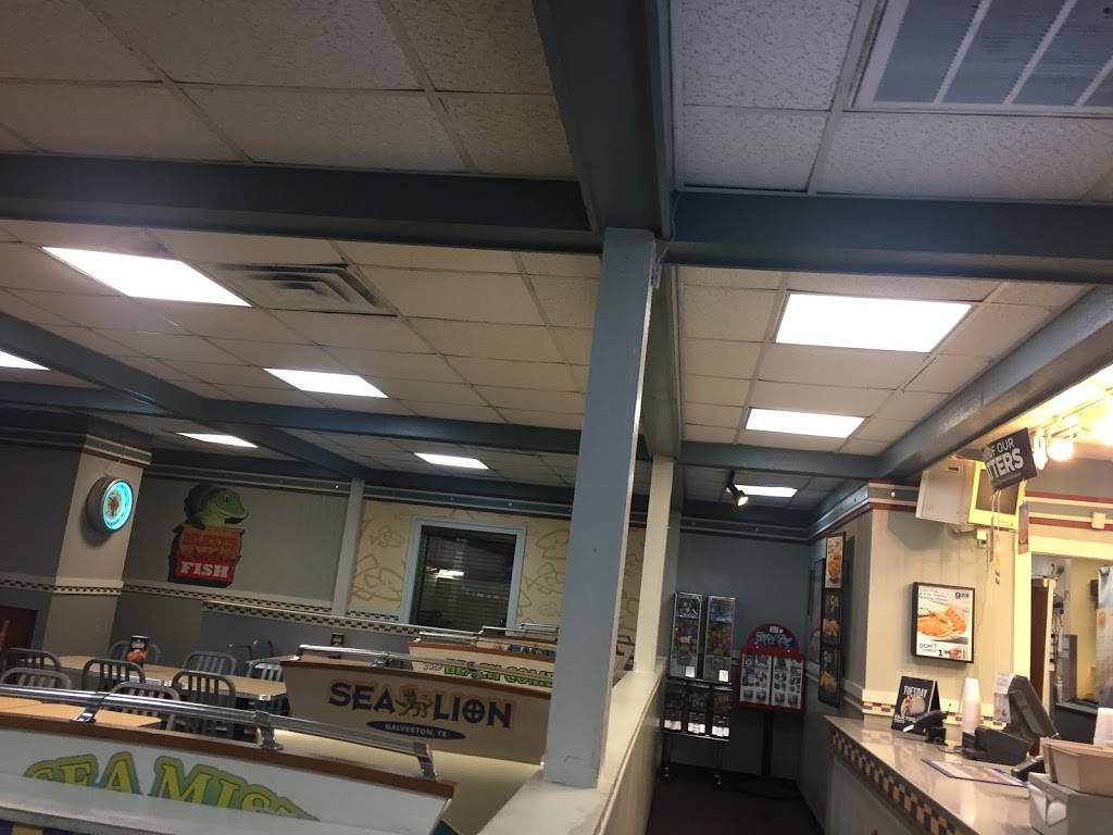 Long John Silvers | restaurant | 959 N Beach St, Fort Worth, TX 76111, USA | 8173497176 OR +1 817-349-7176