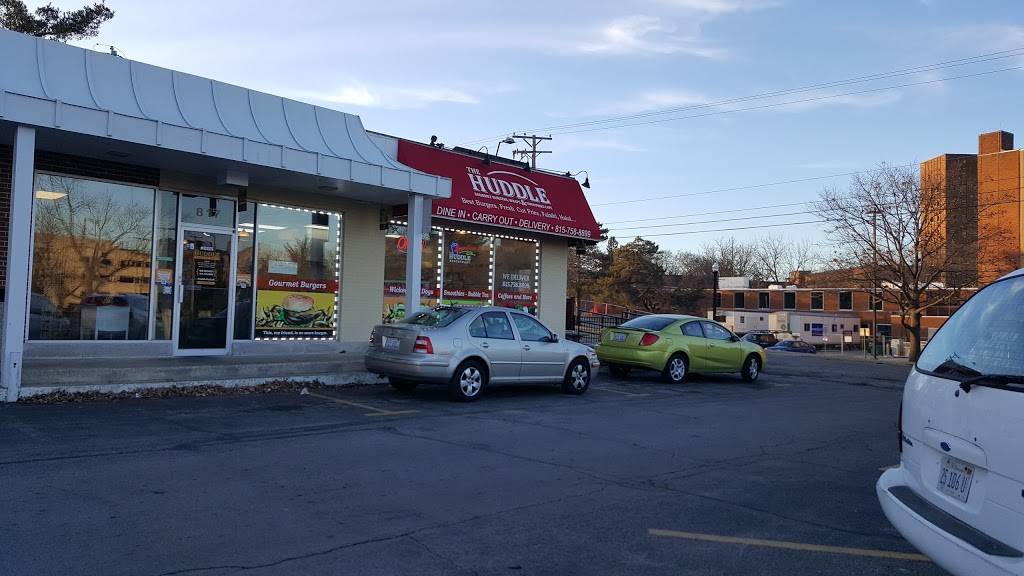 The Huddle Restaurant | restaurant | 817 W Lincoln Hwy, DeKalb, IL 60115, USA | 8157588899 OR +1 815-758-8899