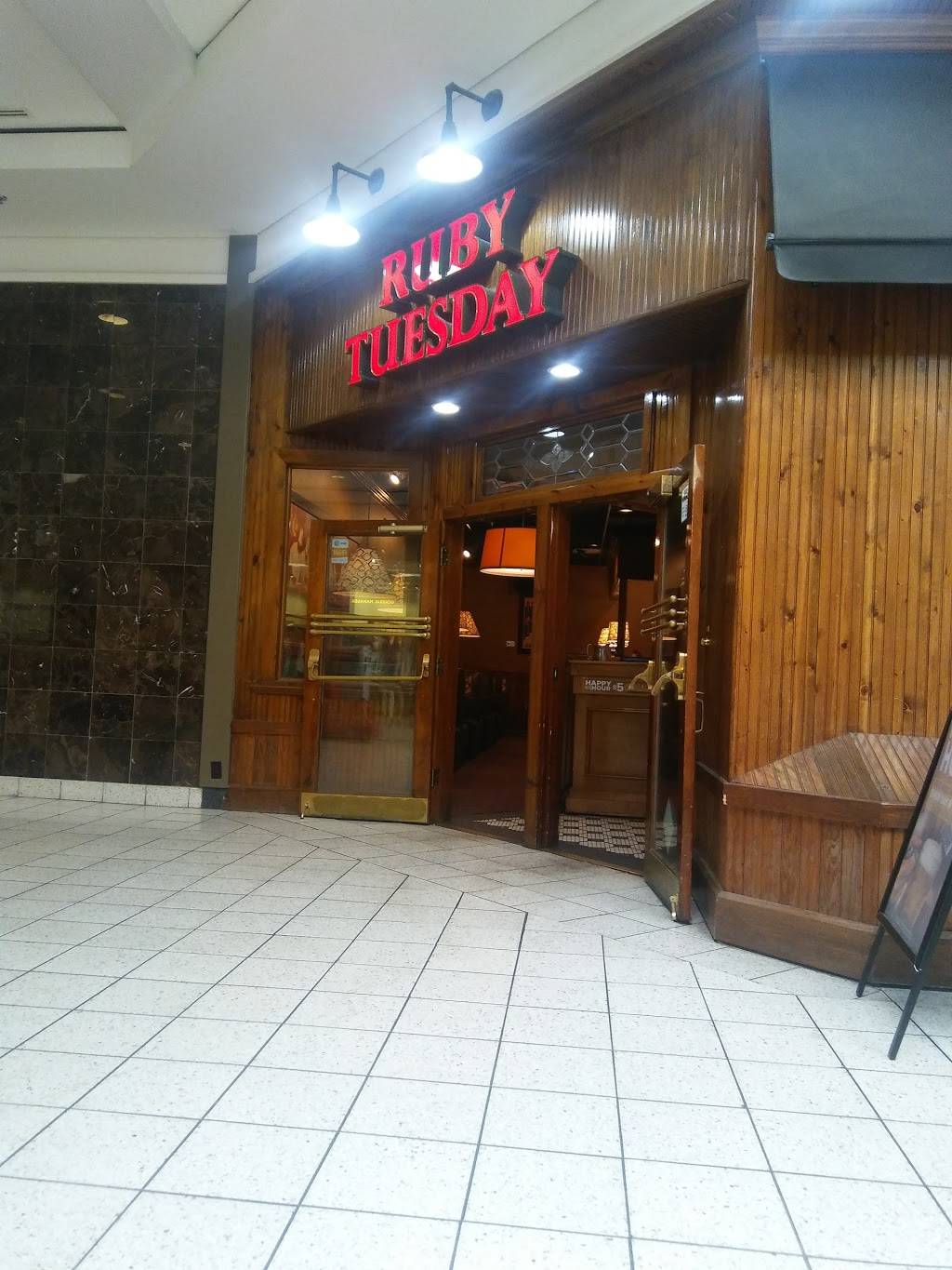 Ruby Tuesday | restaurant | 6329 W Newberry Rd, Gainesville, FL 32605, USA | 3523310033 OR +1 352-331-0033