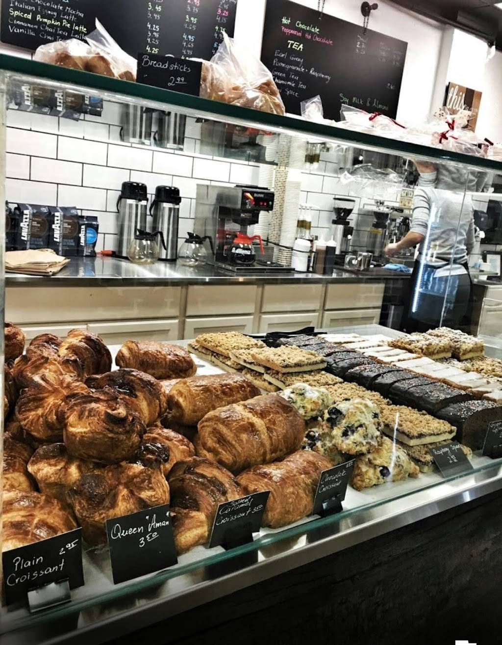 Amazing Breads and Cakes LLC | bakery | 1460 Miner St, Des Plaines, IL 60016, USA | 8473768612 OR +1 847-376-8612