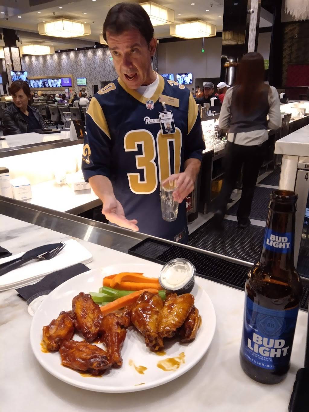 Century Bar and Grill | restaurant | 3883 W Century Blvd, Inglewood, CA 90303, USA | 3103302800 OR +1 310-330-2800