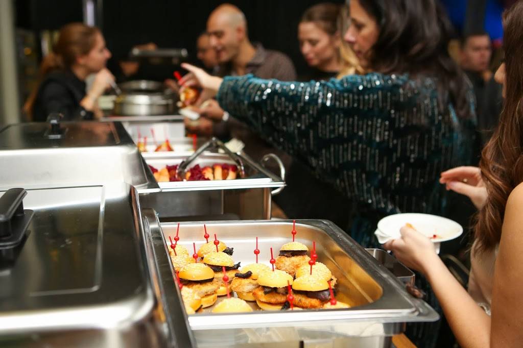 Artoun Traiteur | restaurant | 3 Boulevard Montcalm N, Candiac, QC J5R 3L4, Canada | 4506594844 OR +1 450-659-4844