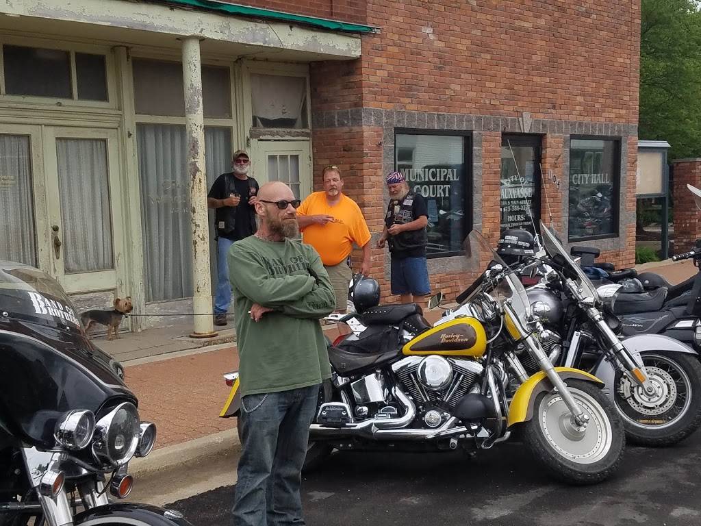 Auxvasse Bar & Grill | restaurant | 105 S Main St, Auxvasse, MO 65231, USA | 5733863636 OR +1 573-386-3636