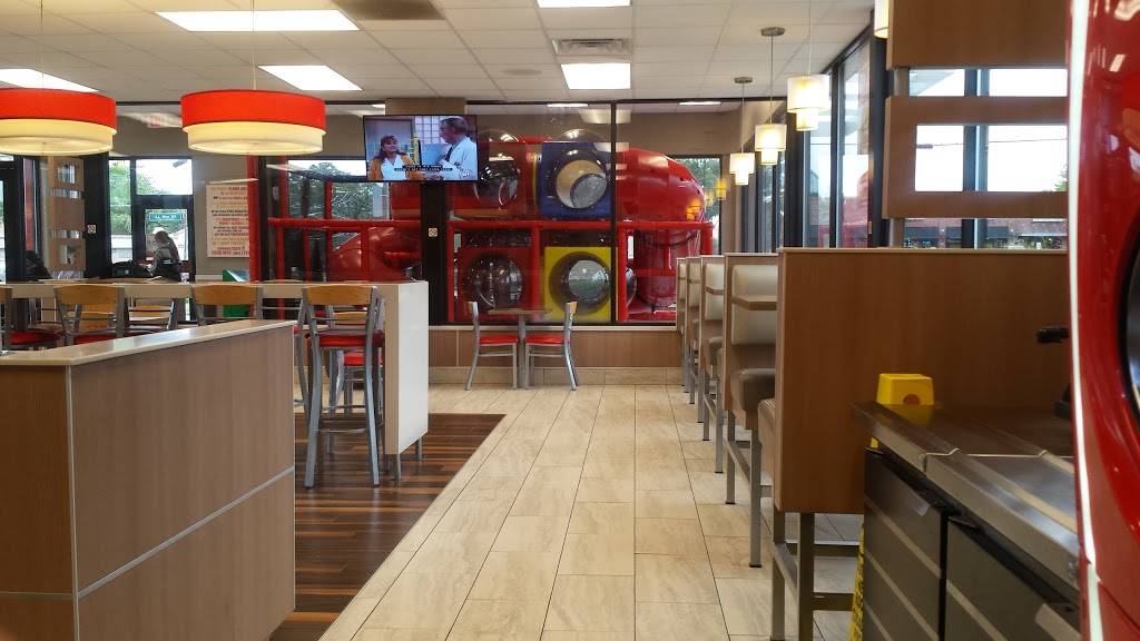 Burger King | restaurant | 100 E Jefferson St, Shorewood, IL 60404, USA | 8157445298 OR +1 815-744-5298