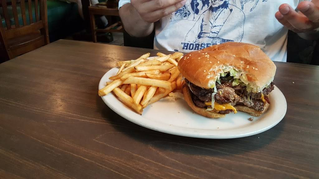 Steve’s Landing Waterfront Grill | restaurant | 1145 Poling Cir, Soddy-Daisy, TN 37379, USA | 4233324098 OR +1 423-332-4098