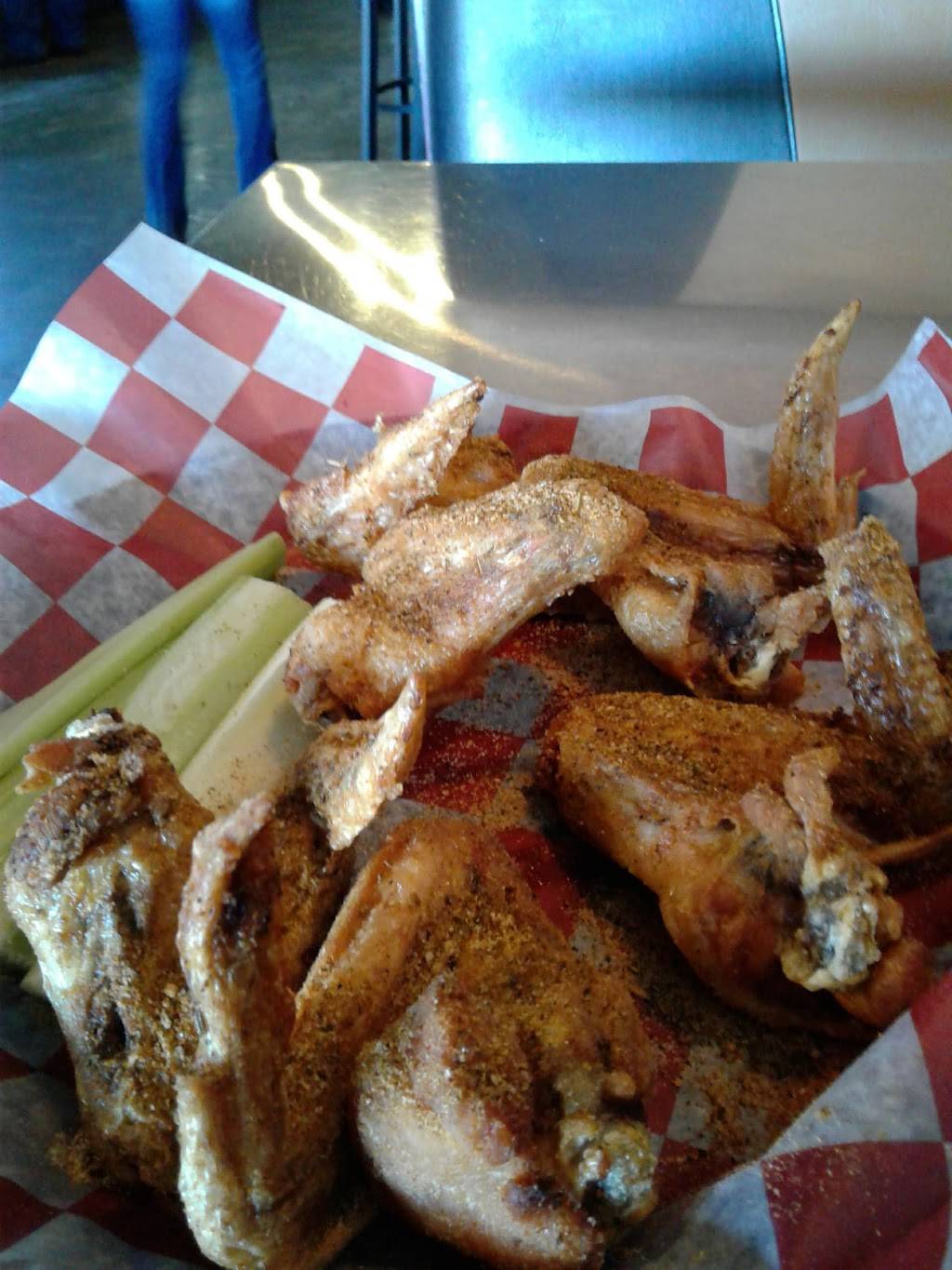 Carbones Pizza & Sports Bar | restaurant | 12930 Harriet Ave S, Burnsville, MN 55337, USA | 9527468890 OR +1 952-746-8890