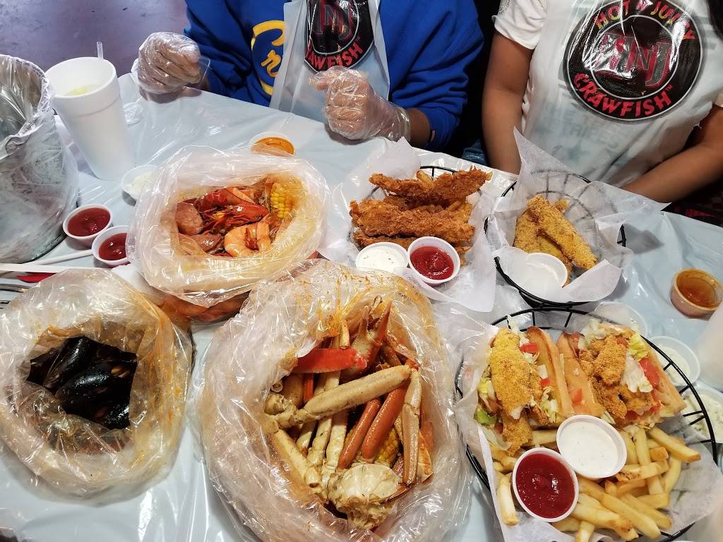 Hot N Juicy Crawfish | restaurant | 6751 N Sunset Blvd Suite E101, Glendale, AZ 85305, USA | 6238722984 OR +1 623-872-2984