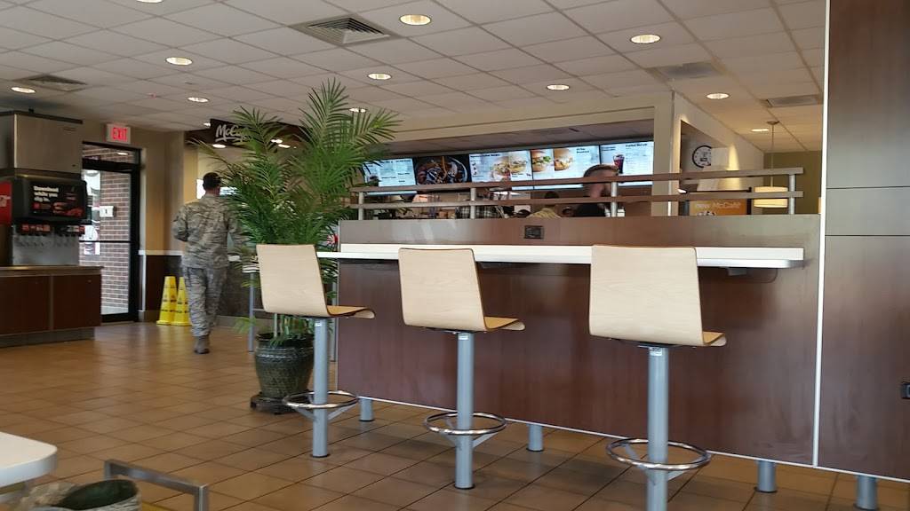 McDonalds | cafe | 704 Otis Cir, Colorado Springs, CO 80915, USA | 7195974858 OR +1 719-597-4858