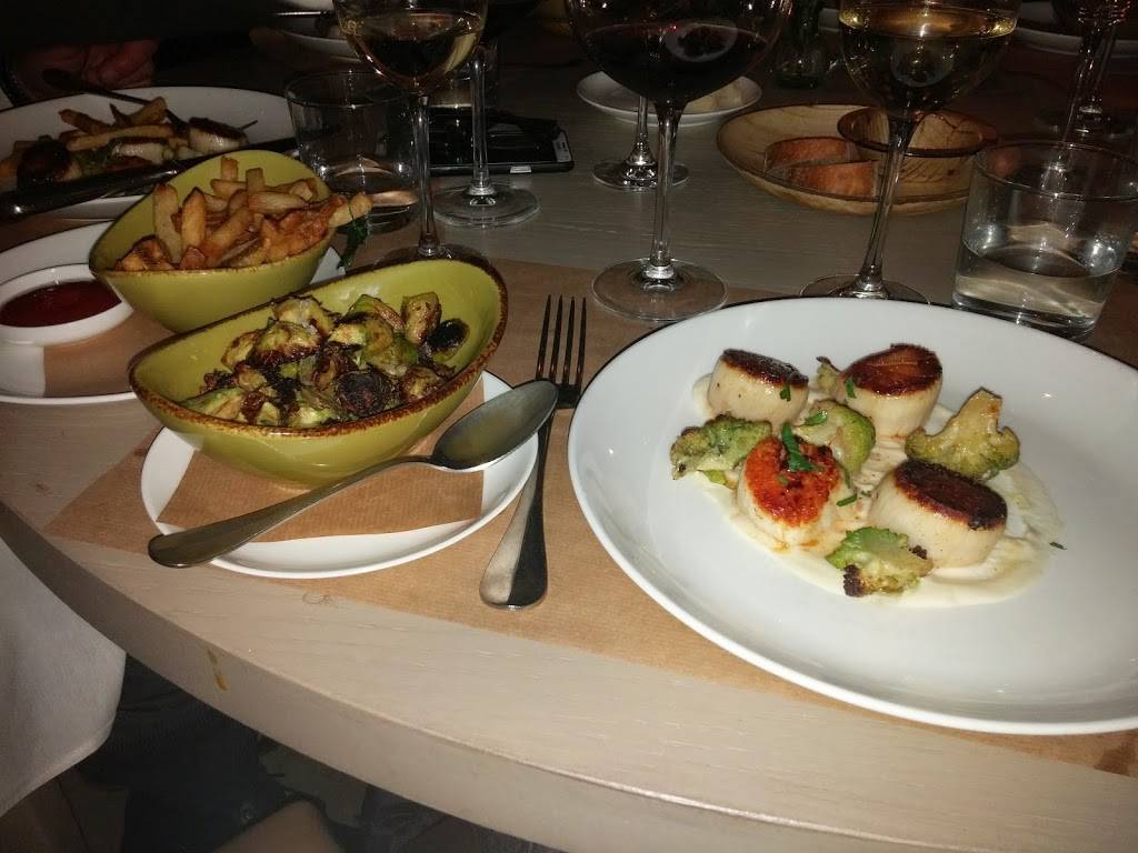 Pump Room - Ambassador Bar | restaurant | 1301 N State Pkwy, Chicago, IL 60610, USA | 3122296740 OR +1 312-229-6740