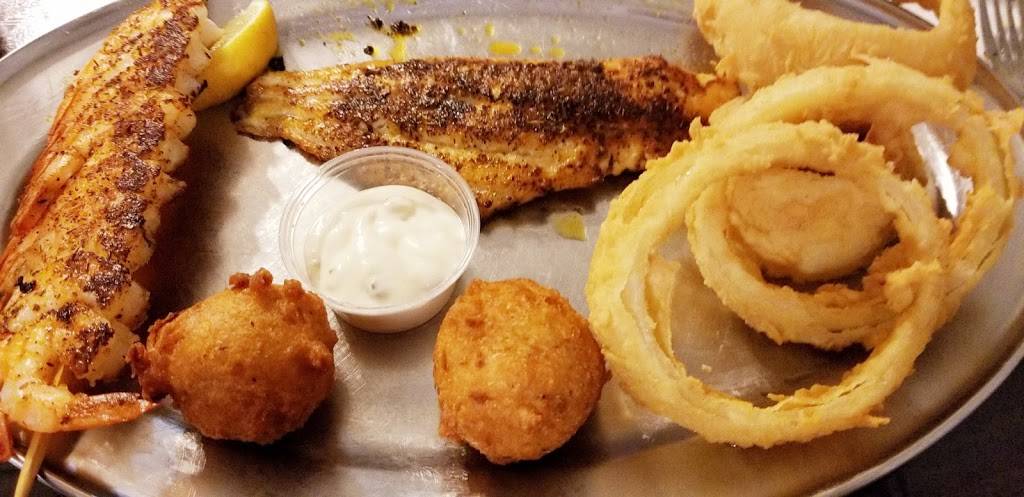 Schooners Seafood House | restaurant | 3560 N Ponce De Leon Blvd, St. Augustine, FL 32084, USA | 9048260233 OR +1 904-826-0233