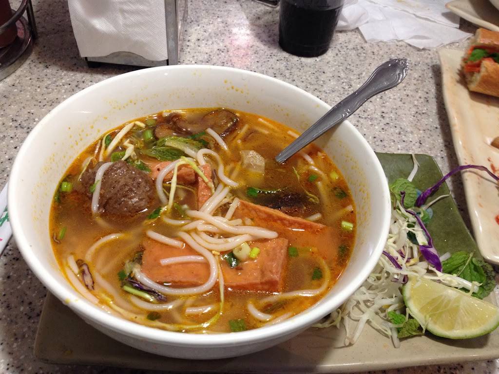 Pho Banh Mi Che Cali | restaurant | 1525 E Colorado Blvd, Pasadena, CA 91106, USA | 6263560404 OR +1 626-356-0404