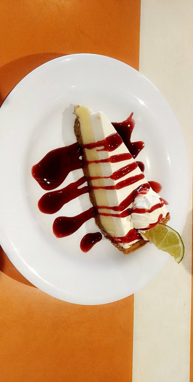 Hooters | meal takeaway | 3625 Gateway Ln, Naples, FL 34109, USA | 2395139964 OR +1 239-513-9964