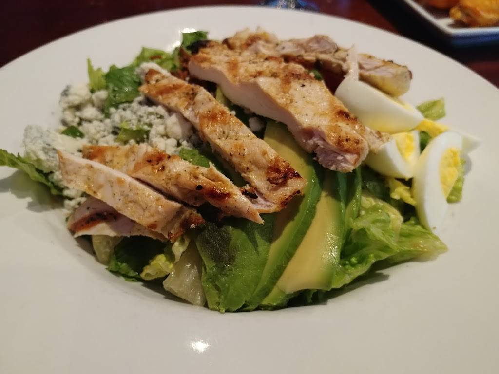 Chaplins Sports Bistro | restaurant | 29200 Kohoutek Way, Union City, CA 94587, USA | 5104296860 OR +1 510-429-6860