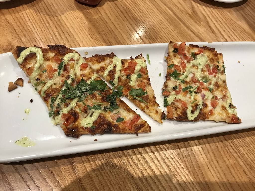 Chilis Grill & Bar | meal takeaway | 2891 S Veterans Pkwy, Springfield, IL 62704, USA | 2175468505 OR +1 217-546-8505