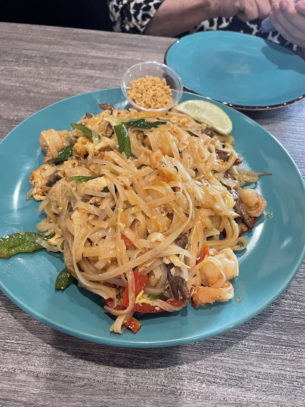 Sakura 22 | restaurant | 483 W Reservoir Rd, Woodstock, VA 22664, USA | 5404594102 OR +1 540-459-4102