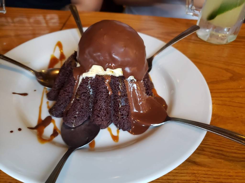 Chilis Grill & Bar | Open for Dine-In, Delivery and Takeout | restaurant | 8696 NW 13th Terrace, Miami, FL 33126, USA | 3054718178 OR +1 305-471-8178