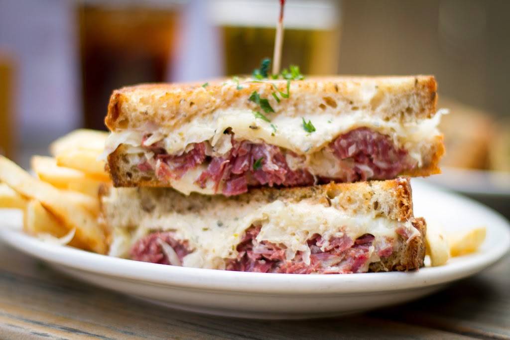 Stan & Joes Saloon West | restaurant | 37 West St, Annapolis, MD 21401, USA | 4102631993 OR +1 410-263-1993