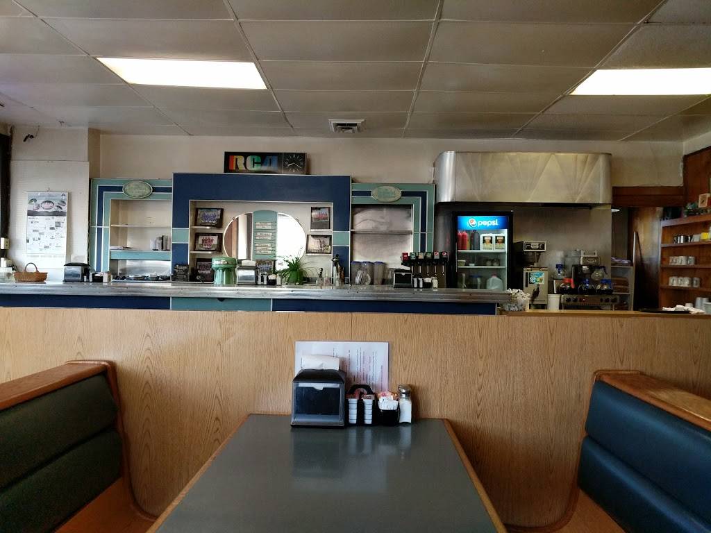 Knotty Pine Restaurant Llc | night club | 801 N Royal Ave, Front Royal, VA 22630, USA | 5406353064 OR +1 540-635-3064