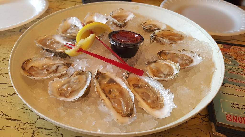 Lucky Oyster | restaurant | 2165 General Booth Blvd #154, Virginia Beach, VA 23454, USA | 7574309600 OR +1 757-430-9600