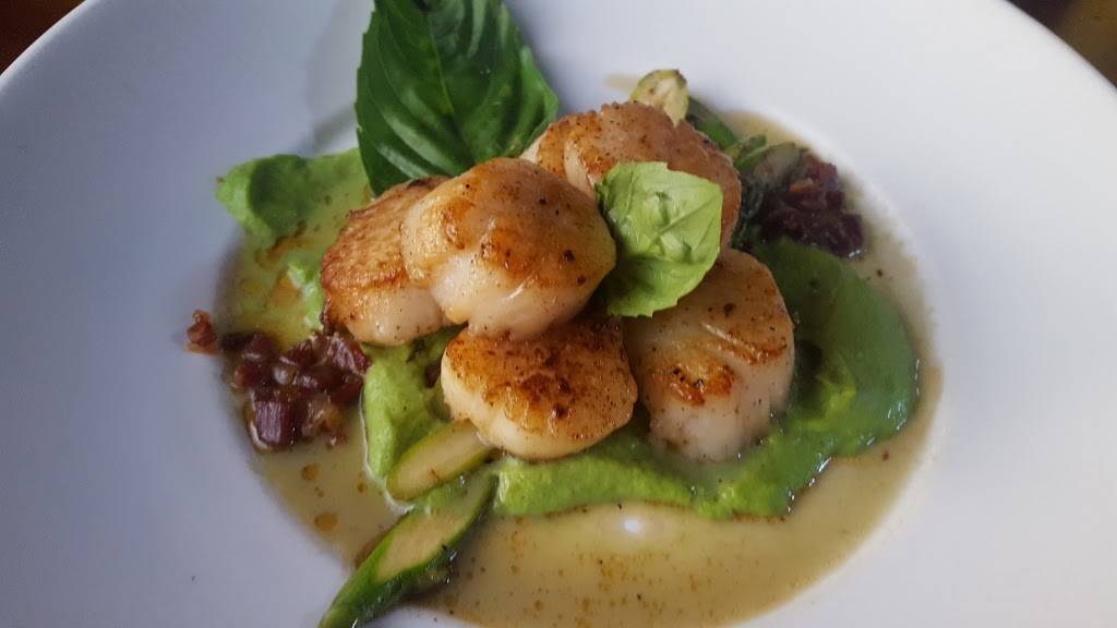 Clinton Street Social Club | restaurant | 18 1/2 S Clinton St, Iowa City, IA 52240, USA | 3193511690 OR +1 319-351-1690