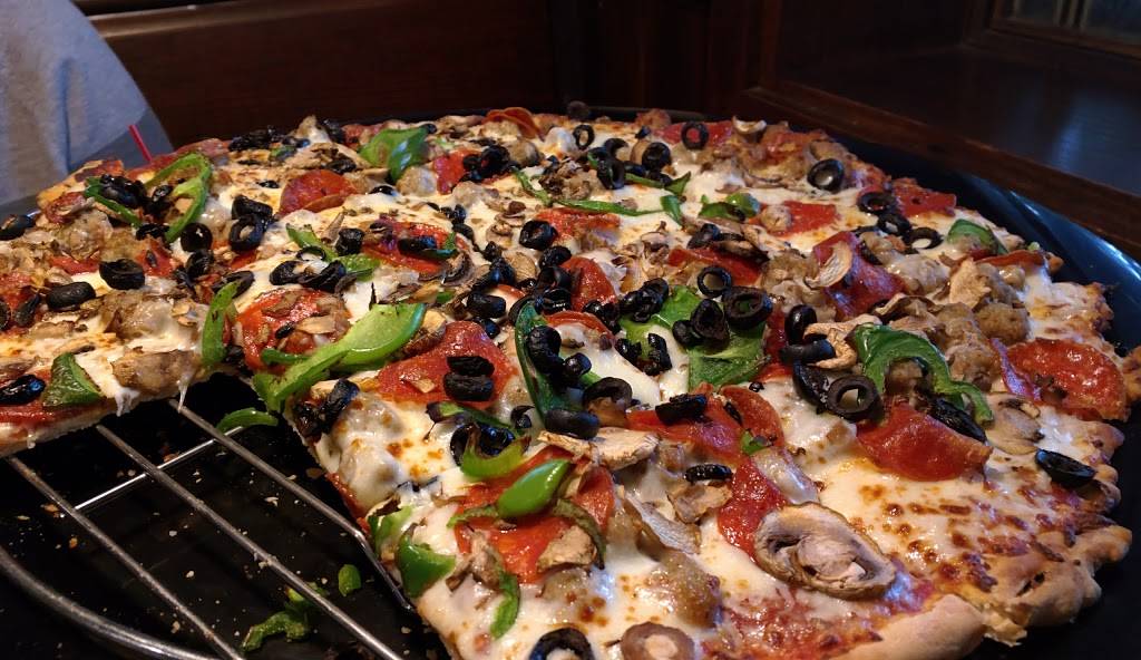 Rush Street Neighborhood Grill | meal takeaway | 1229 E Stone Dr, Kingsport, TN 37660, USA | 4232473184 OR +1 423-247-3184