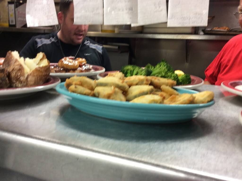 Canton Inn | restaurant | 303 22nd St, Hillsboro, IL 62049, USA | 2175322108 OR +1 217-532-2108