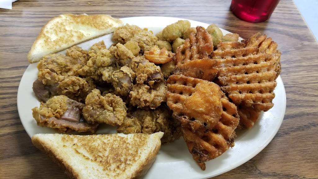 Usrys Diner | restaurant | 28 E Main St, Gibson, GA 30810, USA | 7065983644 OR +1 706-598-3644