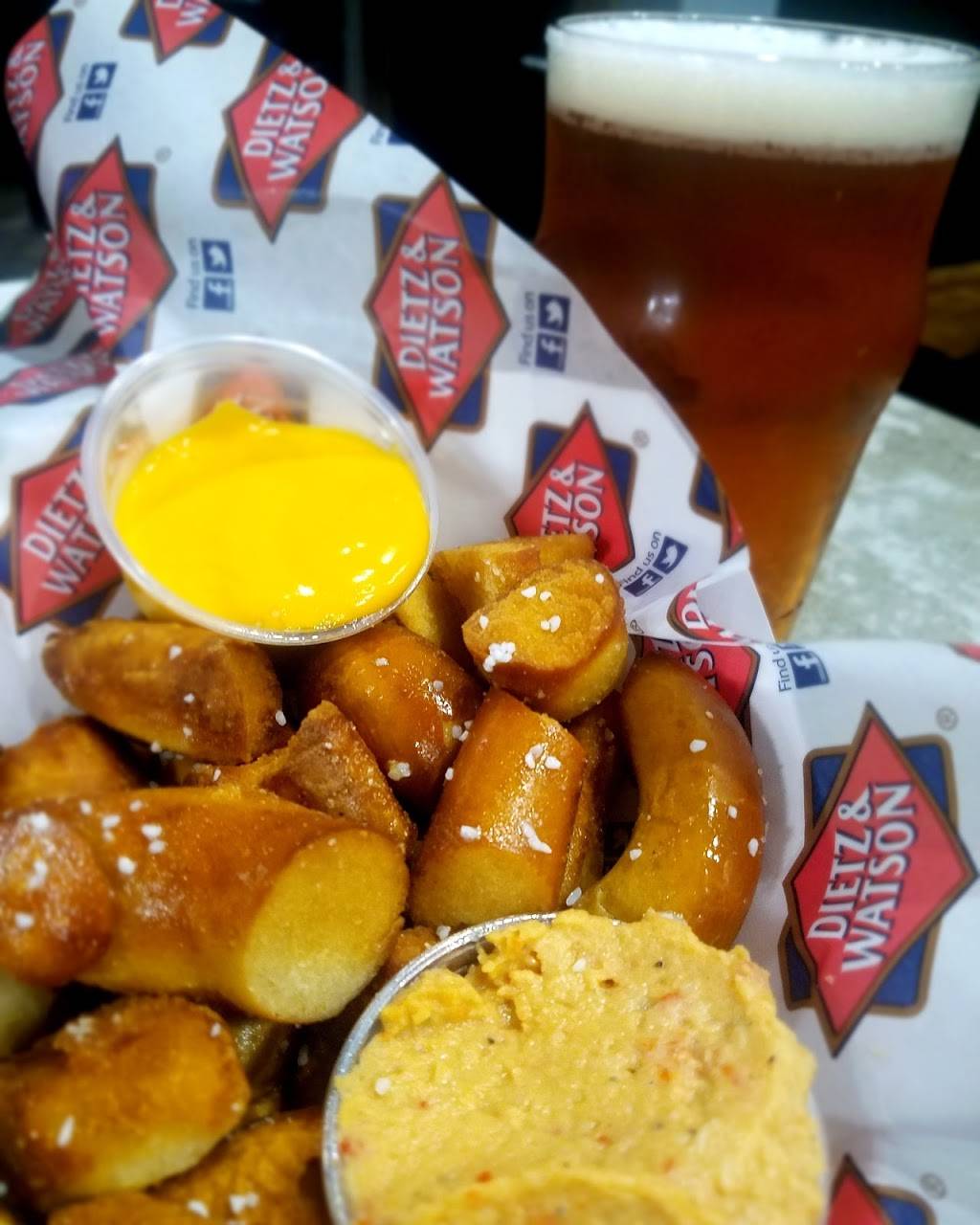 Hoagies and Hops | restaurant | 4155 Boulevard Pl, Indianapolis, IN 46208, USA | 3174265731 OR +1 317-426-5731