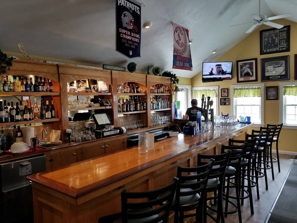 Huots Seafood Restaurant | restaurant | 29 Eastern Avenue, Camp Ellis Beach, Saco, ME 04072, USA | 2072821642 OR +1 207-282-1642