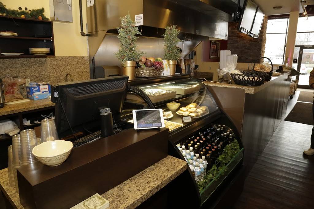 Dolce Wraps | restaurant | 3510 Westgate Mall, Cleveland, OH 44126, USA | 4403339727 OR +1 440-333-9727