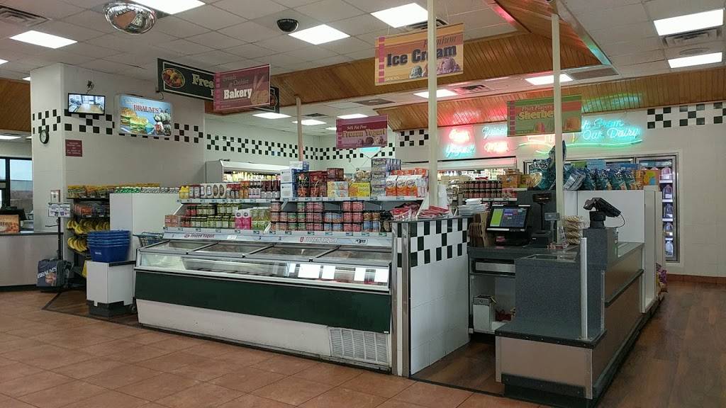 Braums Ice Cream & Burger Restaurant | restaurant | 4524 Northwest Expy, Oklahoma City, OK 73116, USA | 4057281819 OR +1 405-728-1819