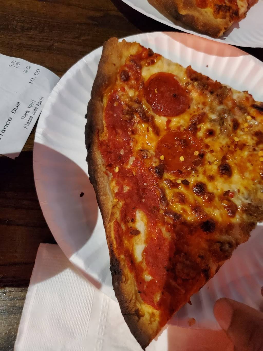 Guy Fieris Pizza Parlor | restaurant | 1976 Power Plant Pkwy Suite B, Hampton, VA 23666, USA | 7578278100 OR +1 757-827-8100