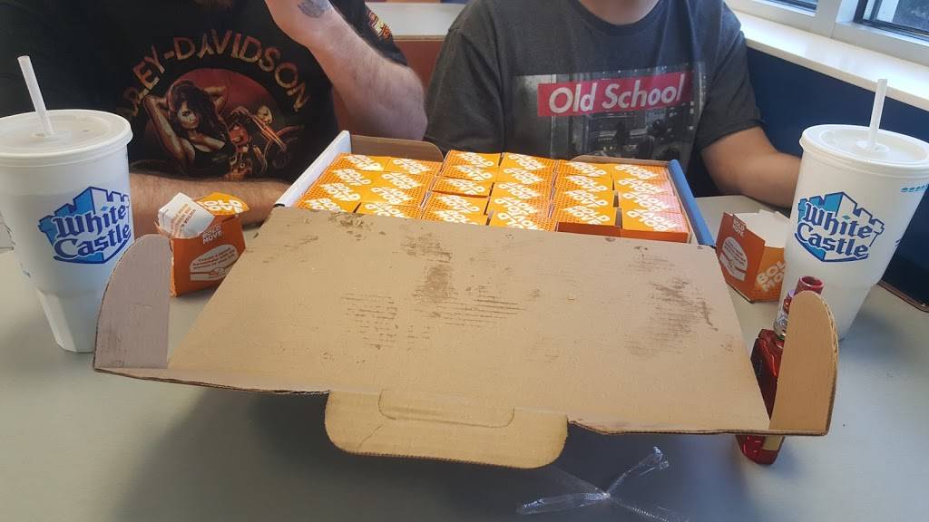 White Castle | restaurant | 10849 Lincoln Trail, Fairview Heights, IL 62208, USA | 6183987608 OR +1 618-398-7608