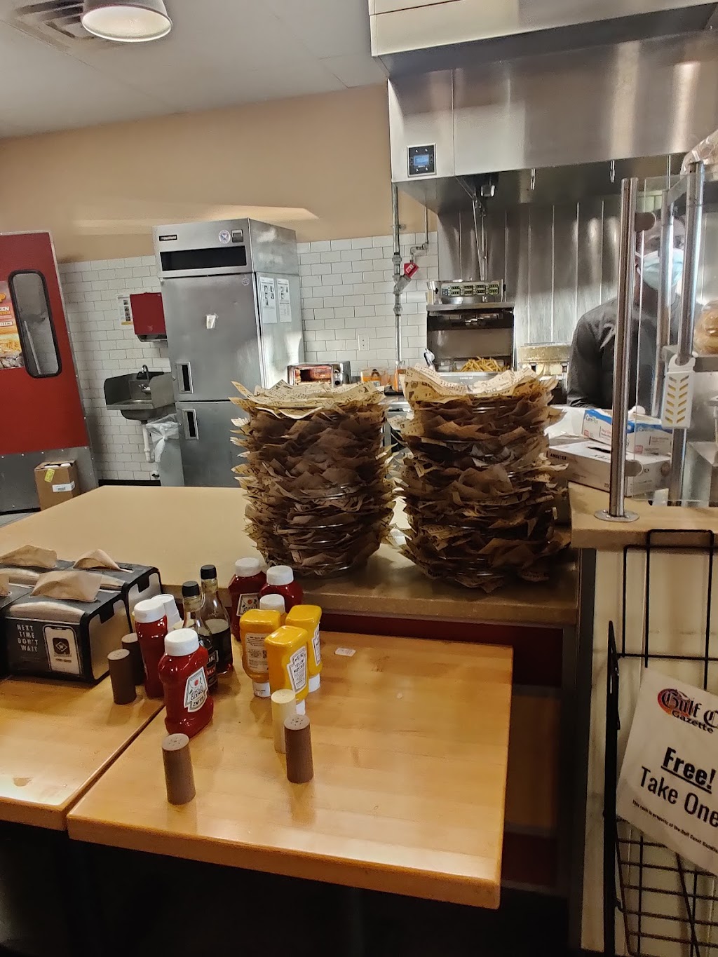 Wayback Burgers | restaurant | 15750 Panama City Beach Pkwy, Panama City, FL 32413, USA | 8505886692 OR +1 850-588-6692